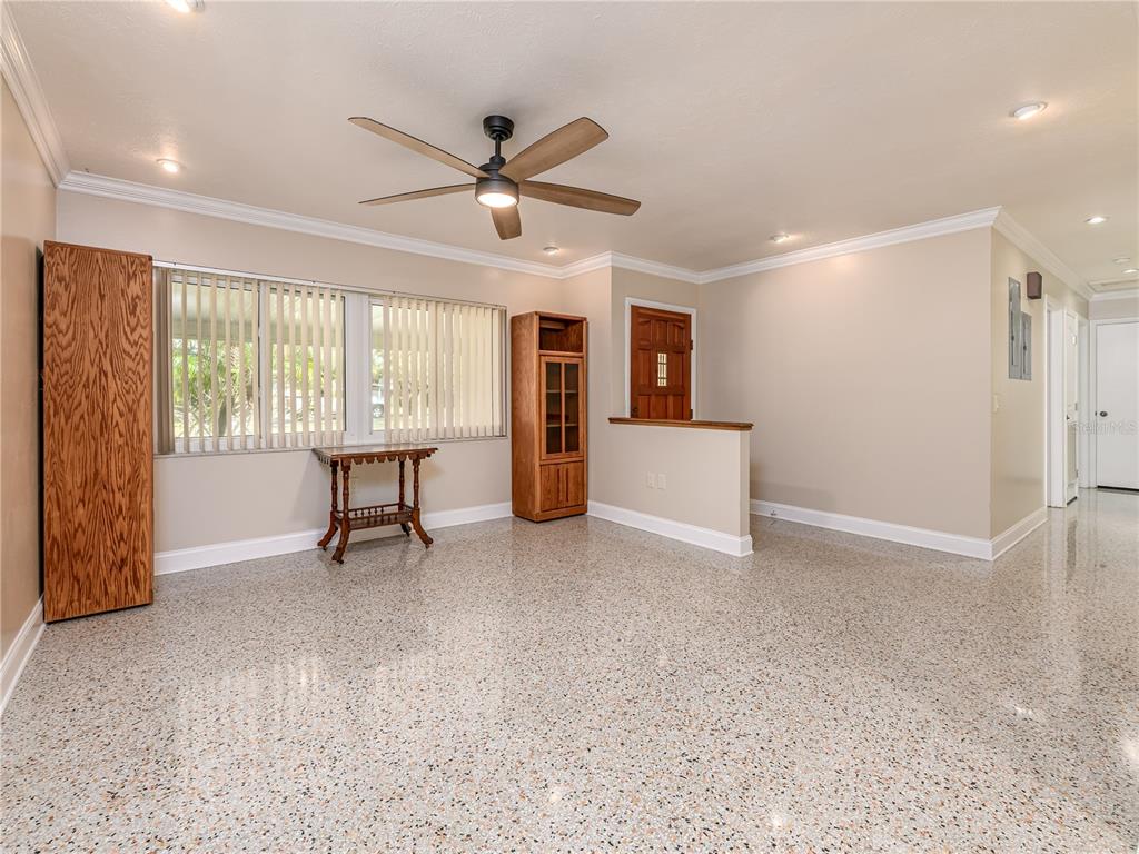 907 Hillside Terrace Brandon, FL 33511 - Photo 3 of 35 a living room with furniture and a window