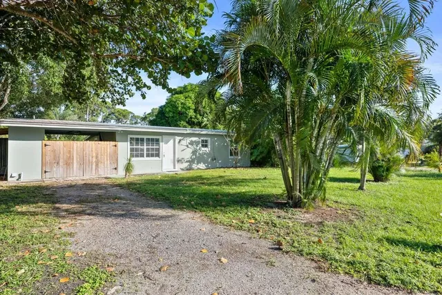 $270,000 | 1875 45th Avenue, Vero Beach, FL 32966
