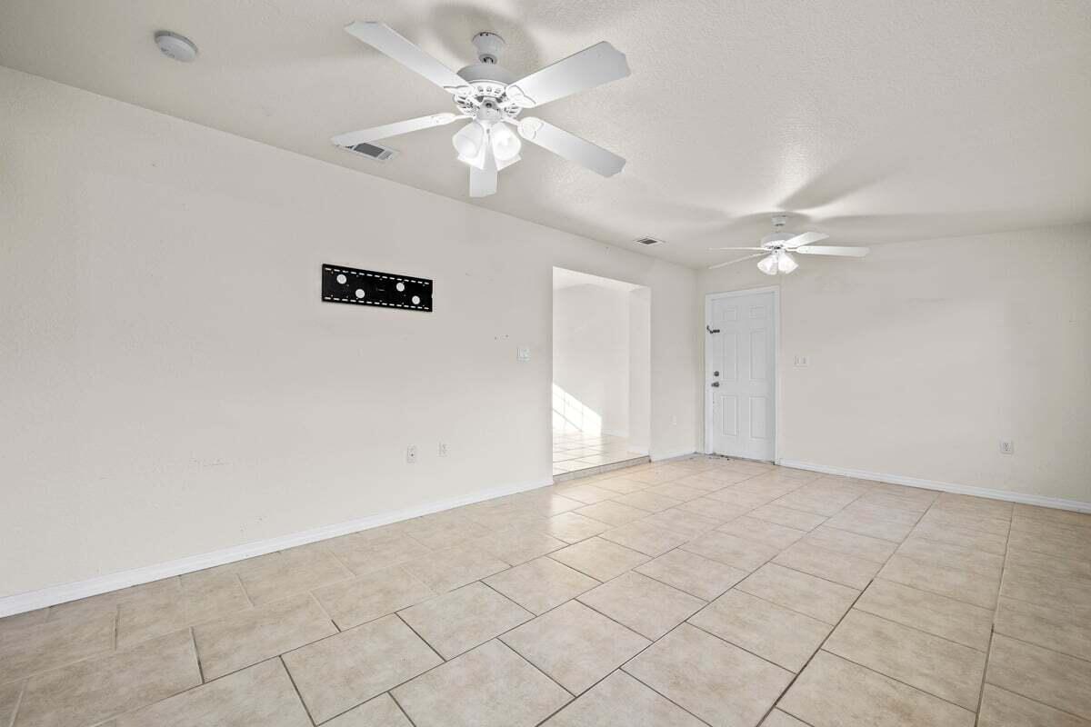 1875 45th Avenue Vero Beach, FL 32966 - Photo 10 of 14