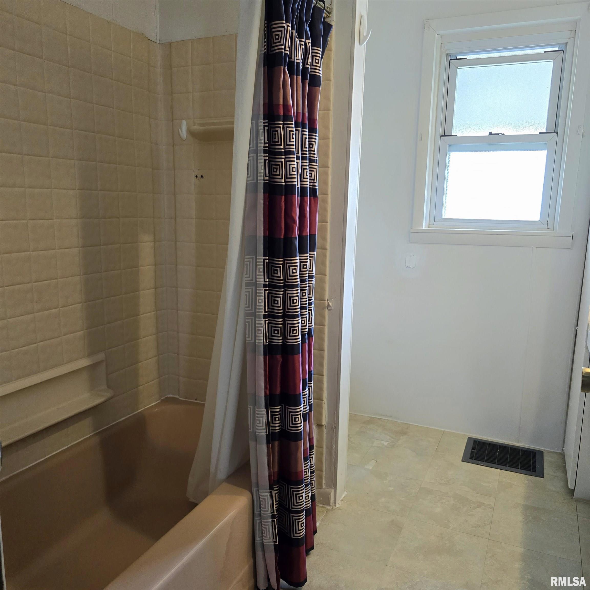 211 Maple Street Zeigler, IL 62999 - Photo 16 of 23 Gallery Image 16