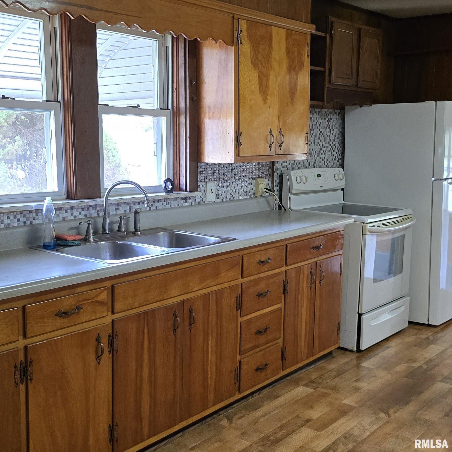 211 Maple Street Zeigler, IL 62999 - Photo 8 of 23 Gallery Image 8