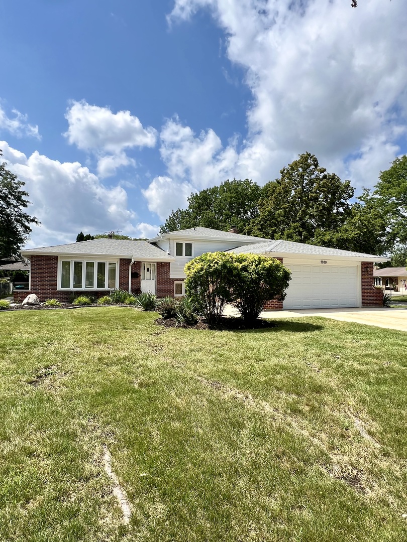 7010 Exner Road Darien, IL 60561 - Photo 1 of 28 Gallery Image 1
