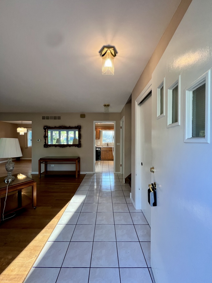 7010 Exner Road Darien, IL 60561 - Photo 3 of 28 Gallery Image 3