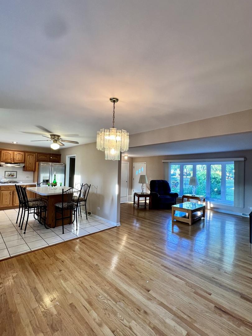 7010 Exner Road Darien, IL 60561 - Photo 8 of 28 Gallery Image 8