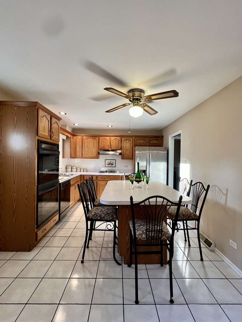 7010 Exner Road Darien, IL 60561 - Photo 9 of 28 Gallery Image 9