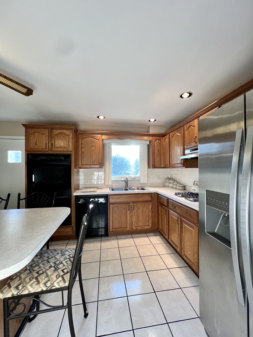 7010 Exner Road Darien, IL 60561 - Photo 10 of 28 Gallery Image 10