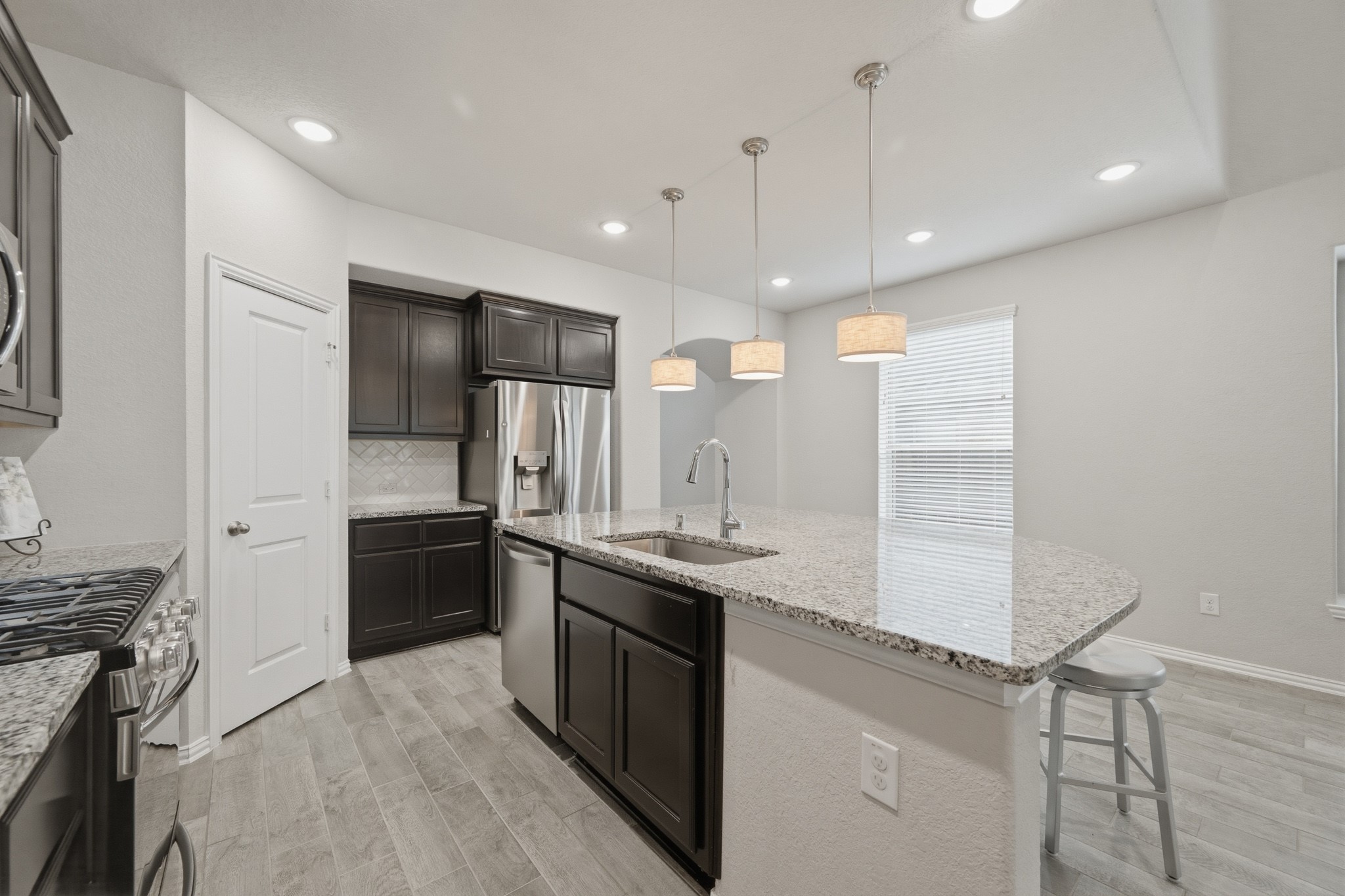 10602 Wagner Street Rosharon, TX 77583 - Photo 9 of 42