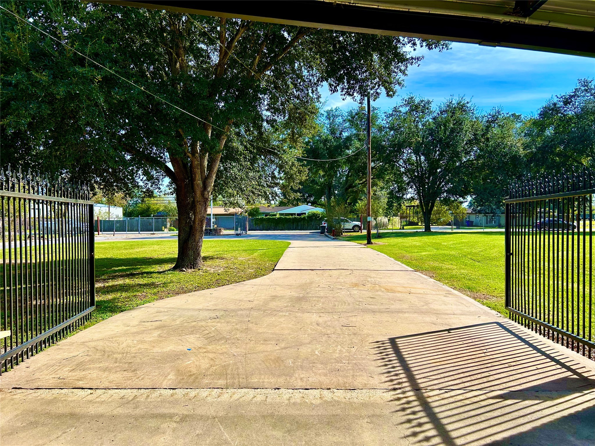 8766 Beauxart Garden Road Beaumont, TX 77705 - Photo 15 of 28