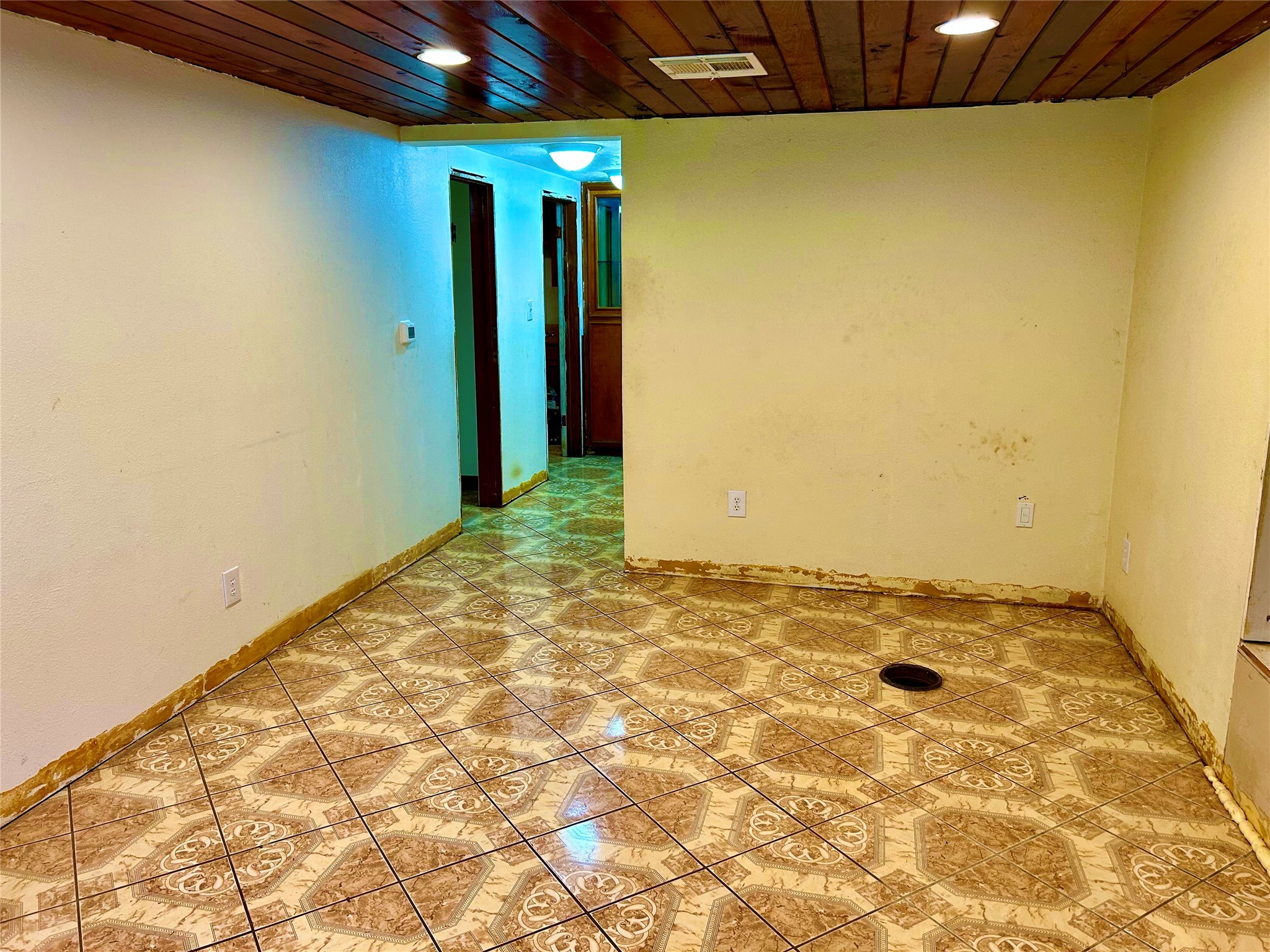 8766 Beauxart Garden Road Beaumont, TX 77705 - Photo 17 of 28