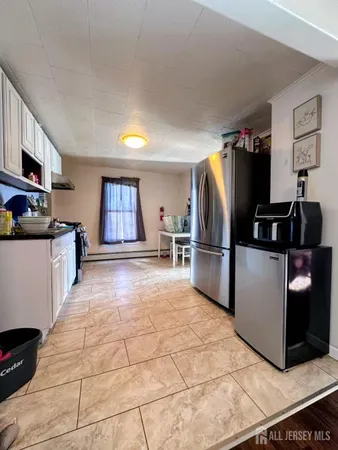 $2,100 | 136 Broad Street, Perth Amboy, NJ 08861