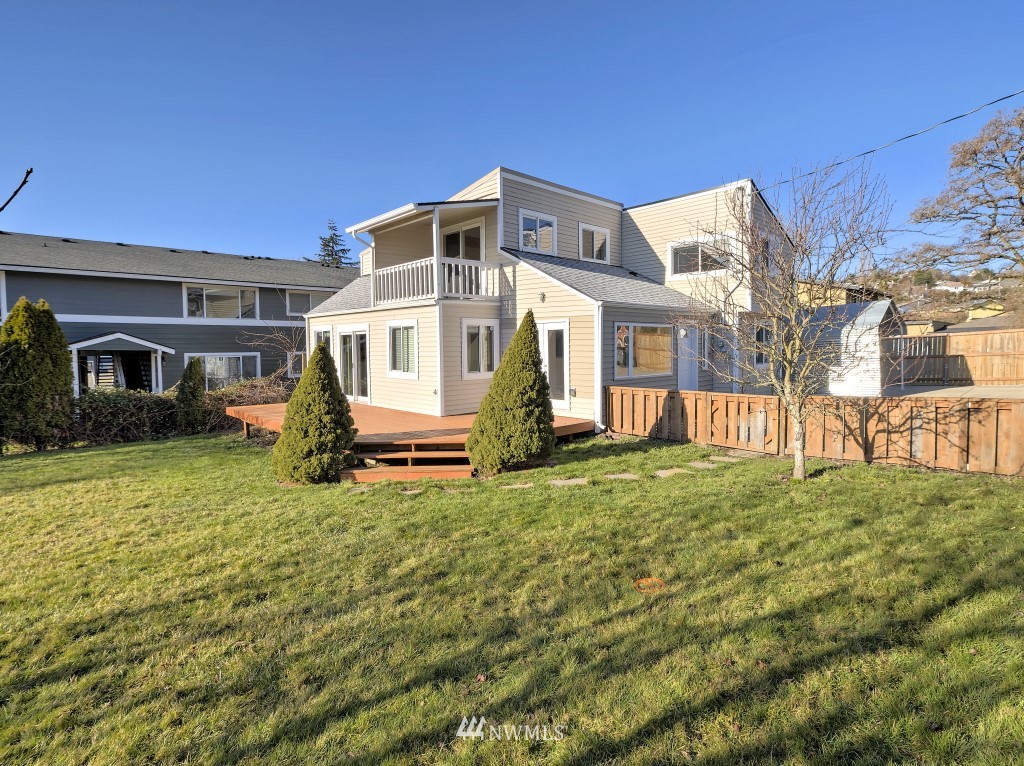 116 Sheridan Road Bremerton, WA 98310 - Photo 1 of 31