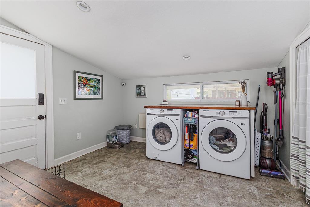 749 South Rushing Avenue Lakeland, FL 33801 - Photo 27 of 45 a utility room with dryer and washer