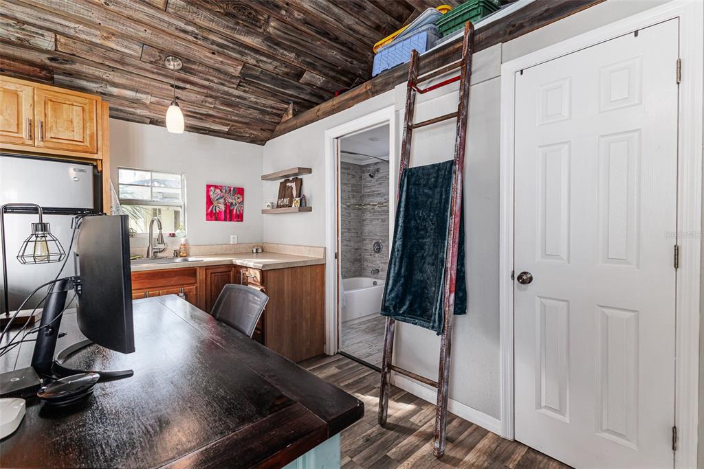 749 South Rushing Avenue Lakeland, FL 33801 - Photo 37 of 45 a view of a room with gym equipment