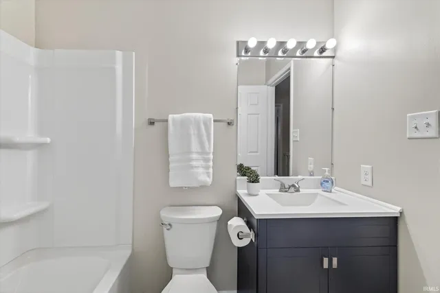 $1,600 | 2360 South Henderson Street, Bloomington, IN 47401