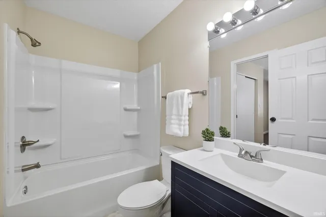 $1,600 | 2360 South Henderson Street, Bloomington, IN 47401