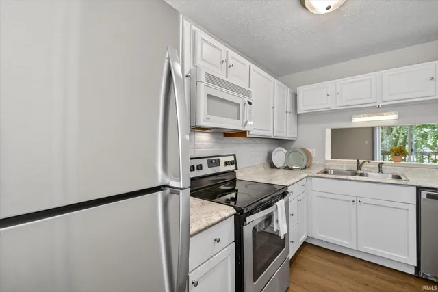 $1,600 | 2360 South Henderson Street, Bloomington, IN 47401