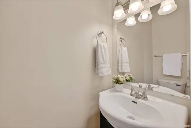 $1,600 | 2360 South Henderson Street, Bloomington, IN 47401