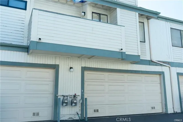 a view of front of house