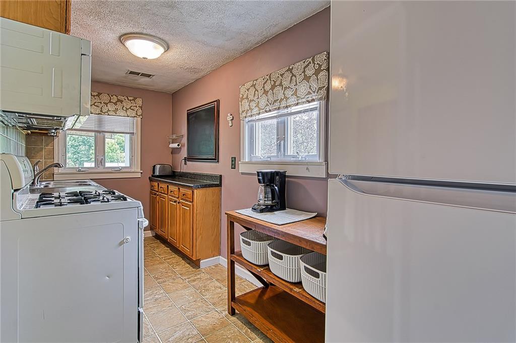 5545 Gibson Road Gibsonia, PA 15044 - Photo 7 of 18 Gallery Image 7