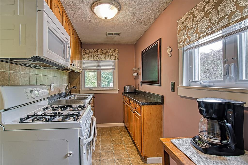5545 Gibson Road Gibsonia, PA 15044 - Photo 8 of 18 Gallery Image 8