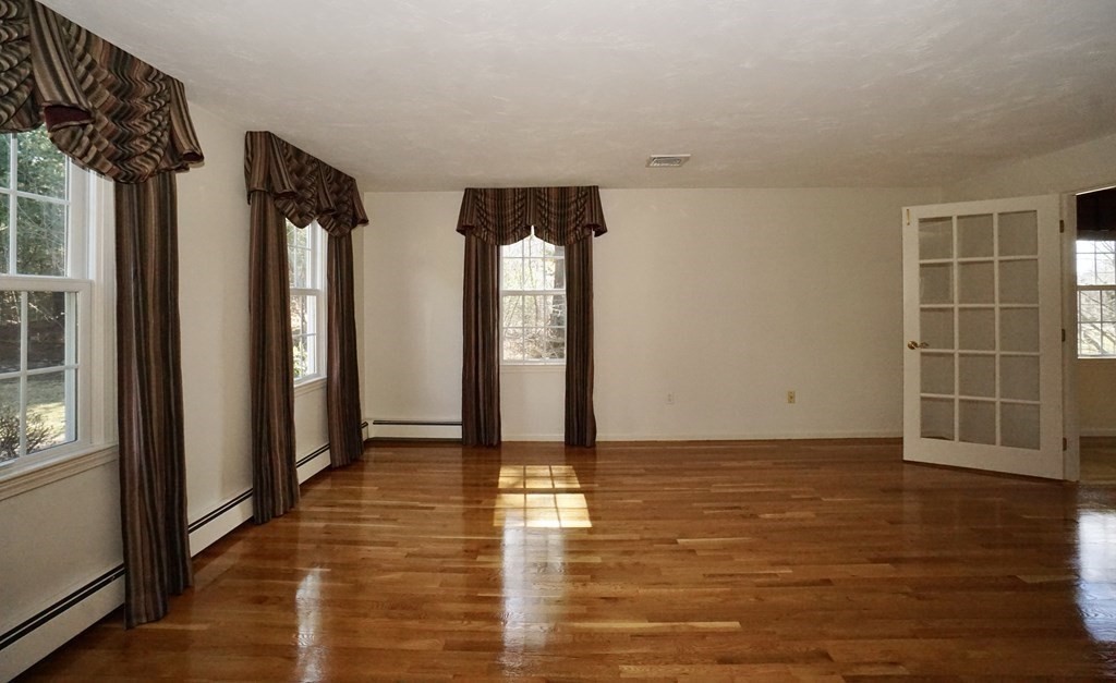 8 Valley Forge Way Foxboro, MA 02035 - Photo 19 of 37