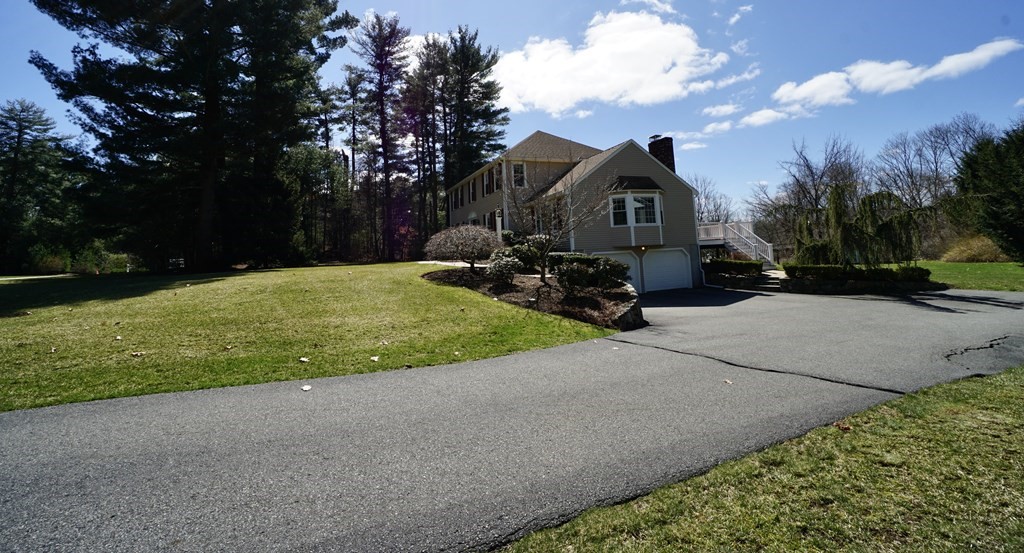 8 Valley Forge Way Foxboro, MA 02035 - Photo 2 of 37