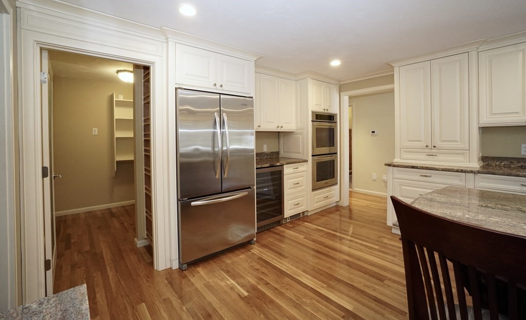 8 Valley Forge Way Foxboro, MA 02035 - Photo 10 of 37