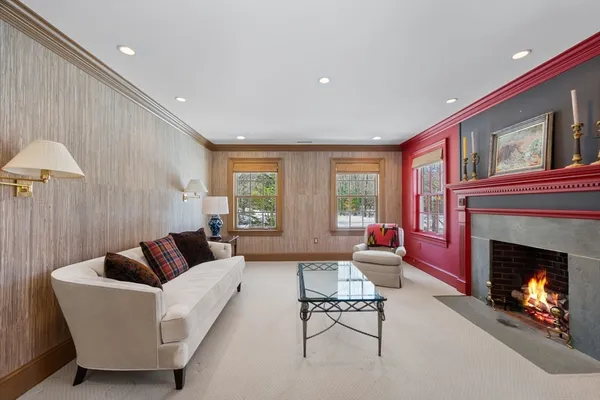 $1,500,000 | 6 Eveningstar Drive, Amherst, MA 01002