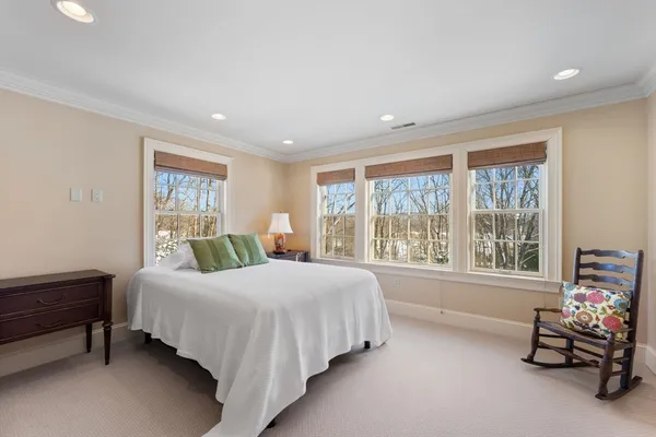 $1,500,000 | 6 Eveningstar Drive, Amherst, MA 01002