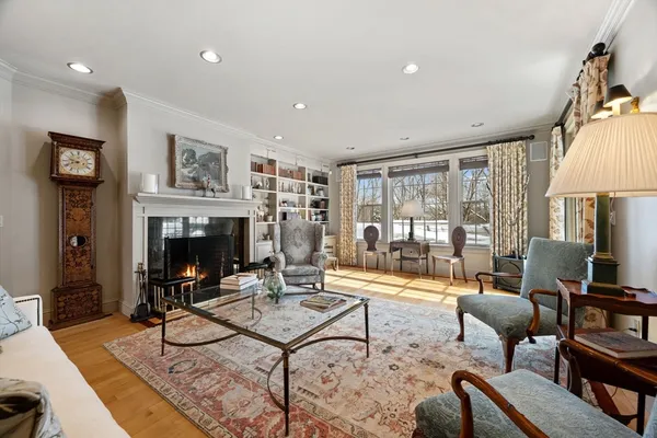 $1,500,000 | 6 Eveningstar Drive, Amherst, MA 01002