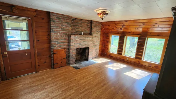 $249,000 | 45 Chase Street, Claremont, NH 03743