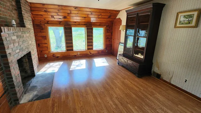 $249,000 | 45 Chase Street, Claremont, NH 03743