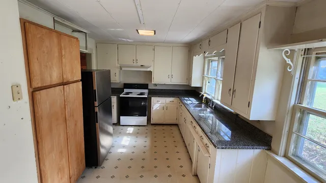 $249,000 | 45 Chase Street, Claremont, NH 03743