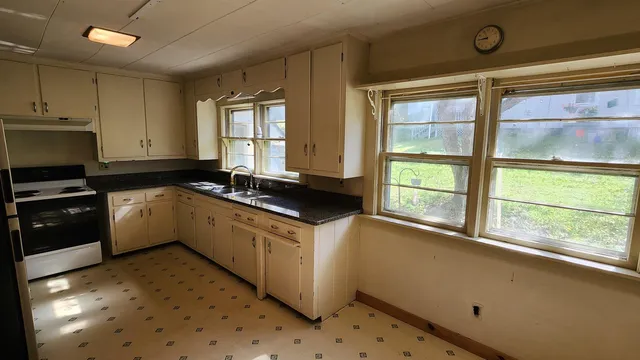 $249,000 | 45 Chase Street, Claremont, NH 03743