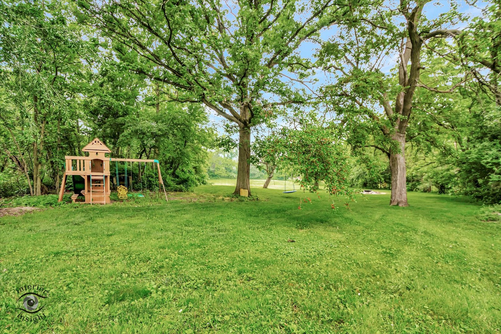 21440 Hillside Road Frankfort, IL 60423 - Photo 5 of 28 a view of a house with a backyard