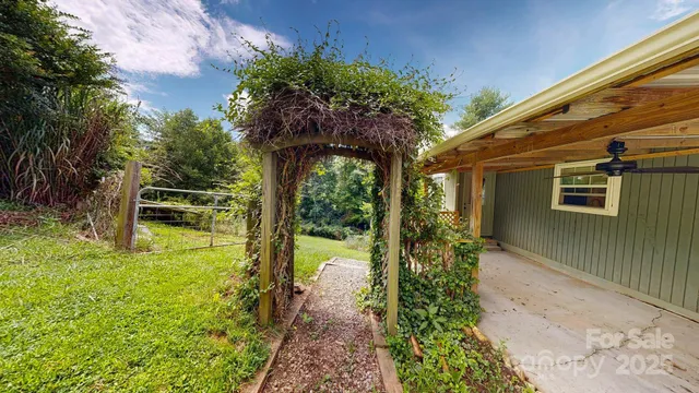 $795,000 | 6 Sunrise Valley, Leicester, NC 28748