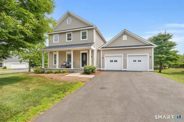 $499,900 | 2 Chapman Chase, Unit 2, Windsor Locks, CT 06096
