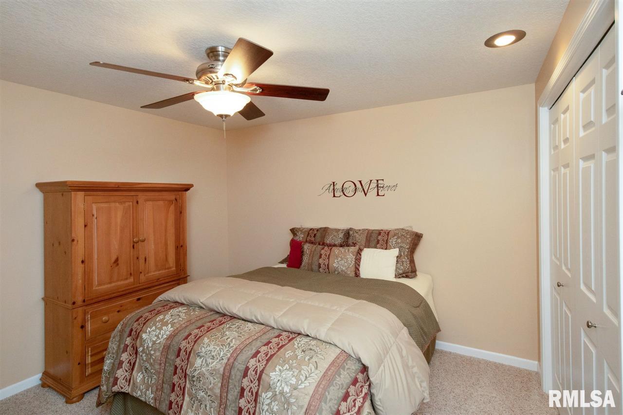 209 North 18th Street Clinton, IA 52732 - Photo 21 of 30 Gallery Image 21