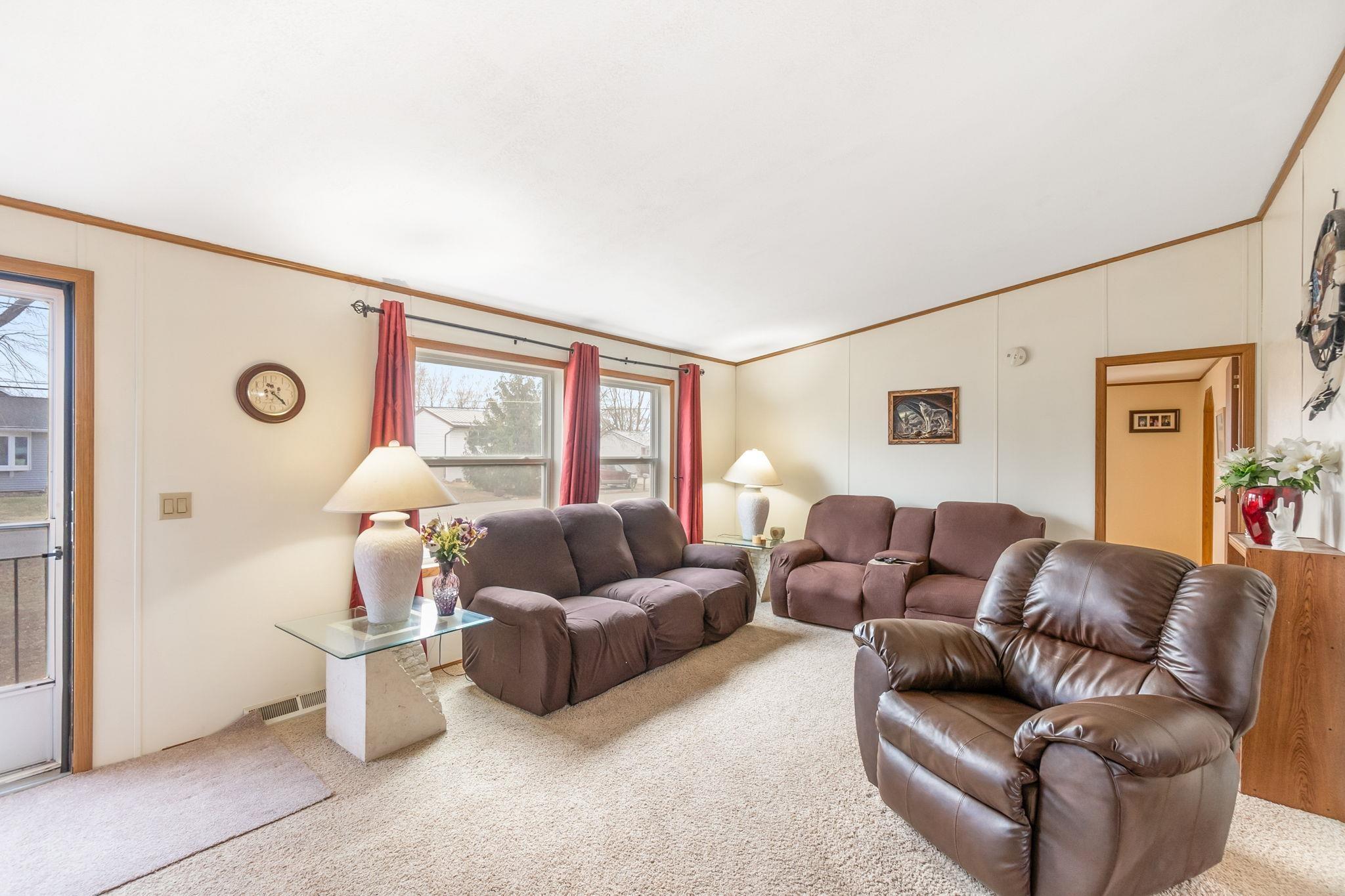 1239 Fulton Street Waterloo, IA 50707 - Photo 4 of 33 Gallery Image 4