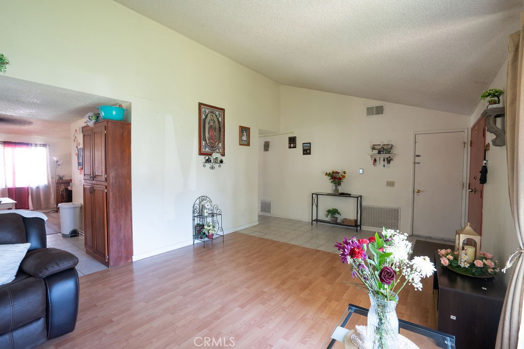 37406 3rd Palmdale, CA 93550 - Photo 6 of 42