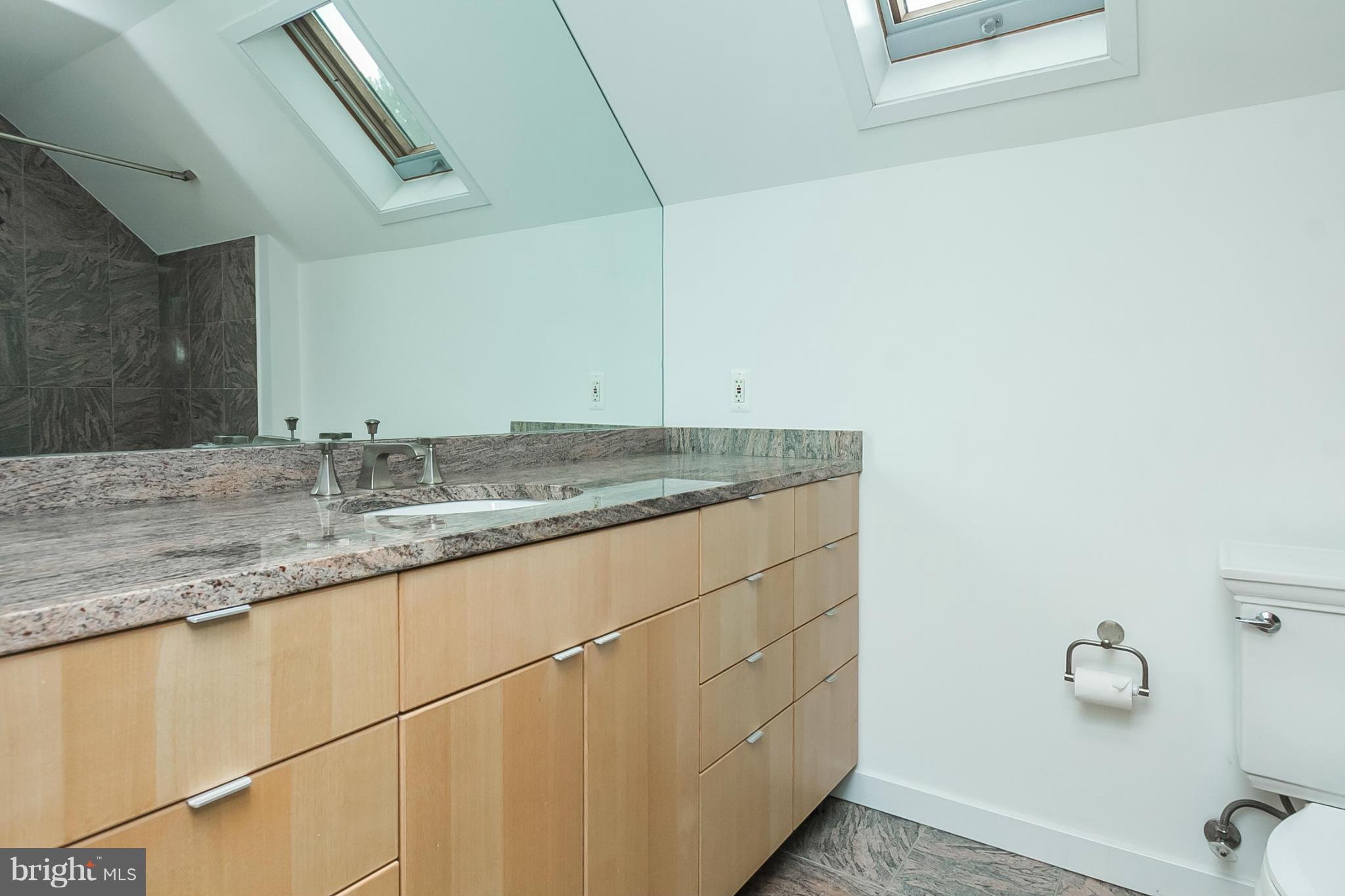 6004 Lakeview Road Baltimore, MD 21210 - Photo 22 of 30 Upper Level Full Bath