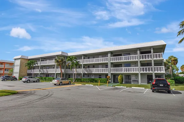 $230,000 | 9810 Marina Boulevard, Unit 1120, Boca Raton, FL 33428