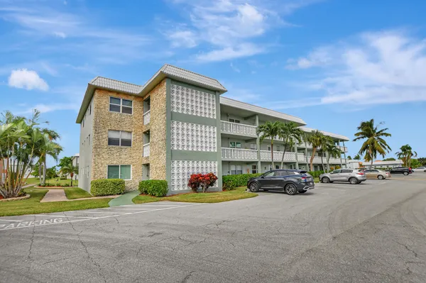 $230,000 | 9810 Marina Boulevard, Unit 1120, Boca Raton, FL 33428