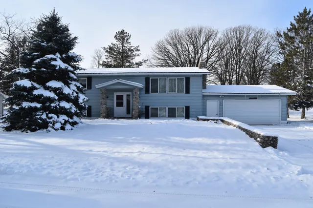$199,900 | 106 Pleasant Lane, New York Mills, MN 56567