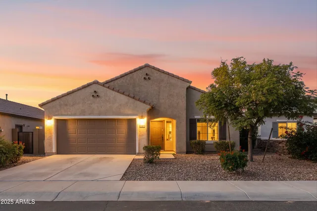 $364,900 | 2494 North Petersburg Drive, Florence, AZ 85132