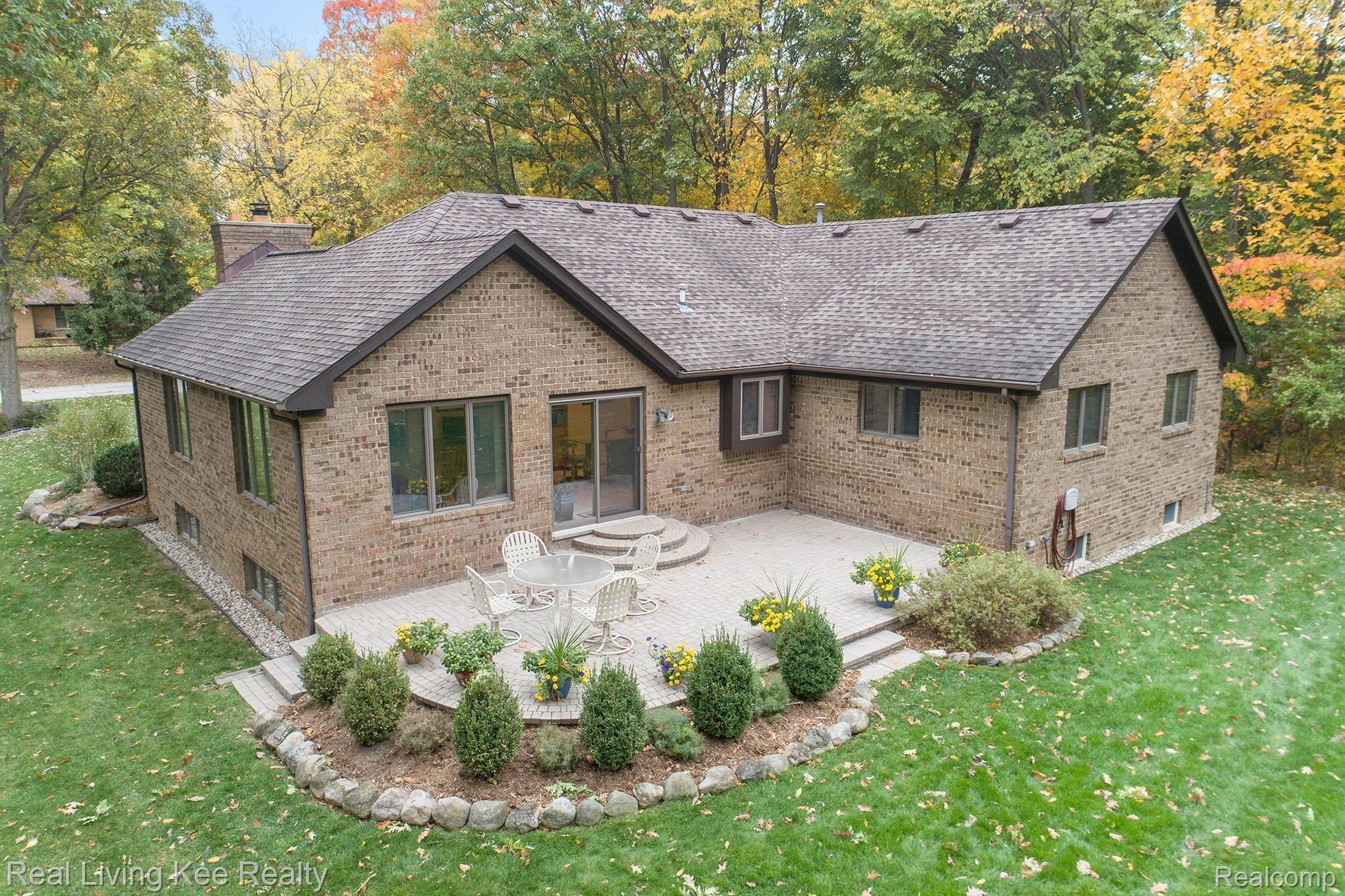 2631 Harrington Road Rochester, MI 48307 - Photo 10 of 38 DJI_0046.jpg