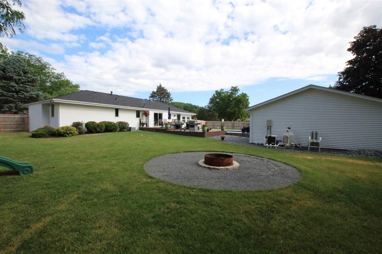 3684 Valerie Road Roscoe, IL 61073 - Photo 25 of 26 a view of outdoor space yard and yard