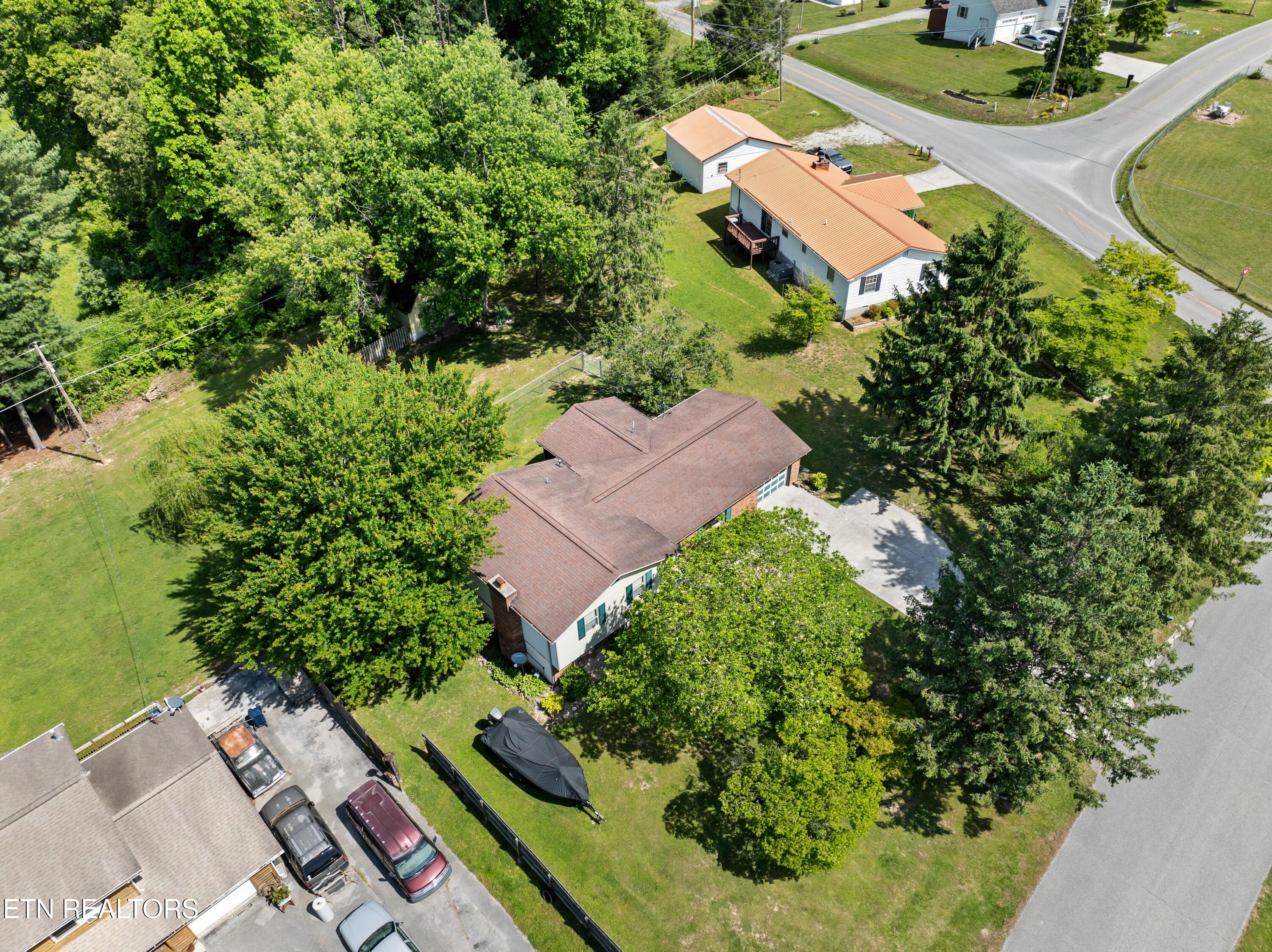 112 Shannon Road Jacksboro, TN 37757 - Photo 32 of 32 DJI_0808