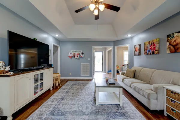 $301,900 | 1909 Claymont Drive, Clarksville, TN 37040
