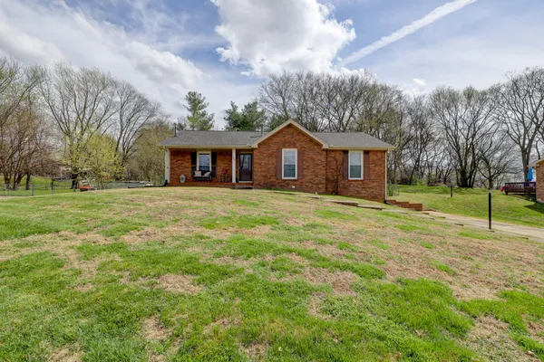 $301,900 | 1909 Claymont Drive, Clarksville, TN 37040